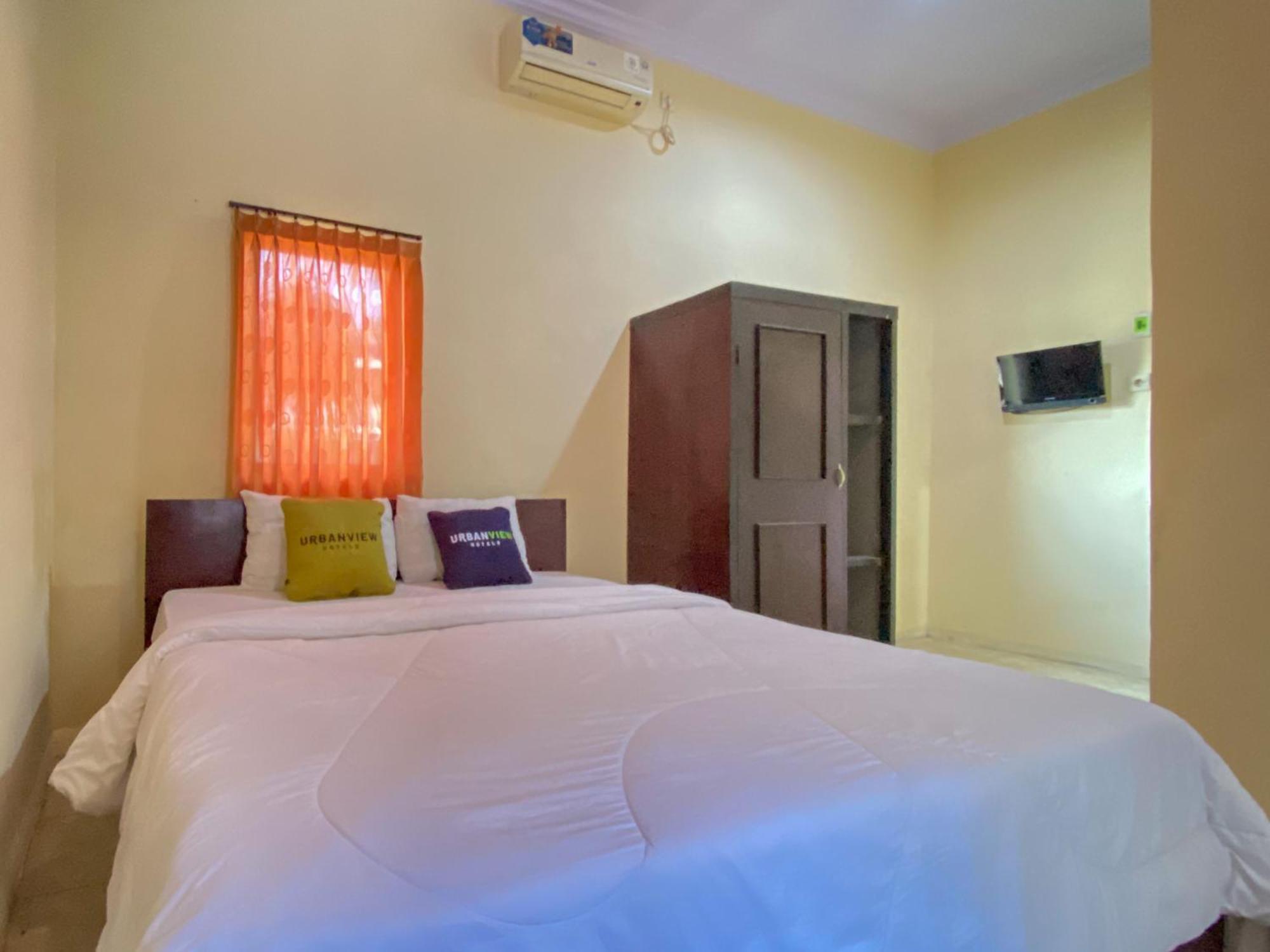 Surya Guest House Urbanview Probolinggo Extérieur photo