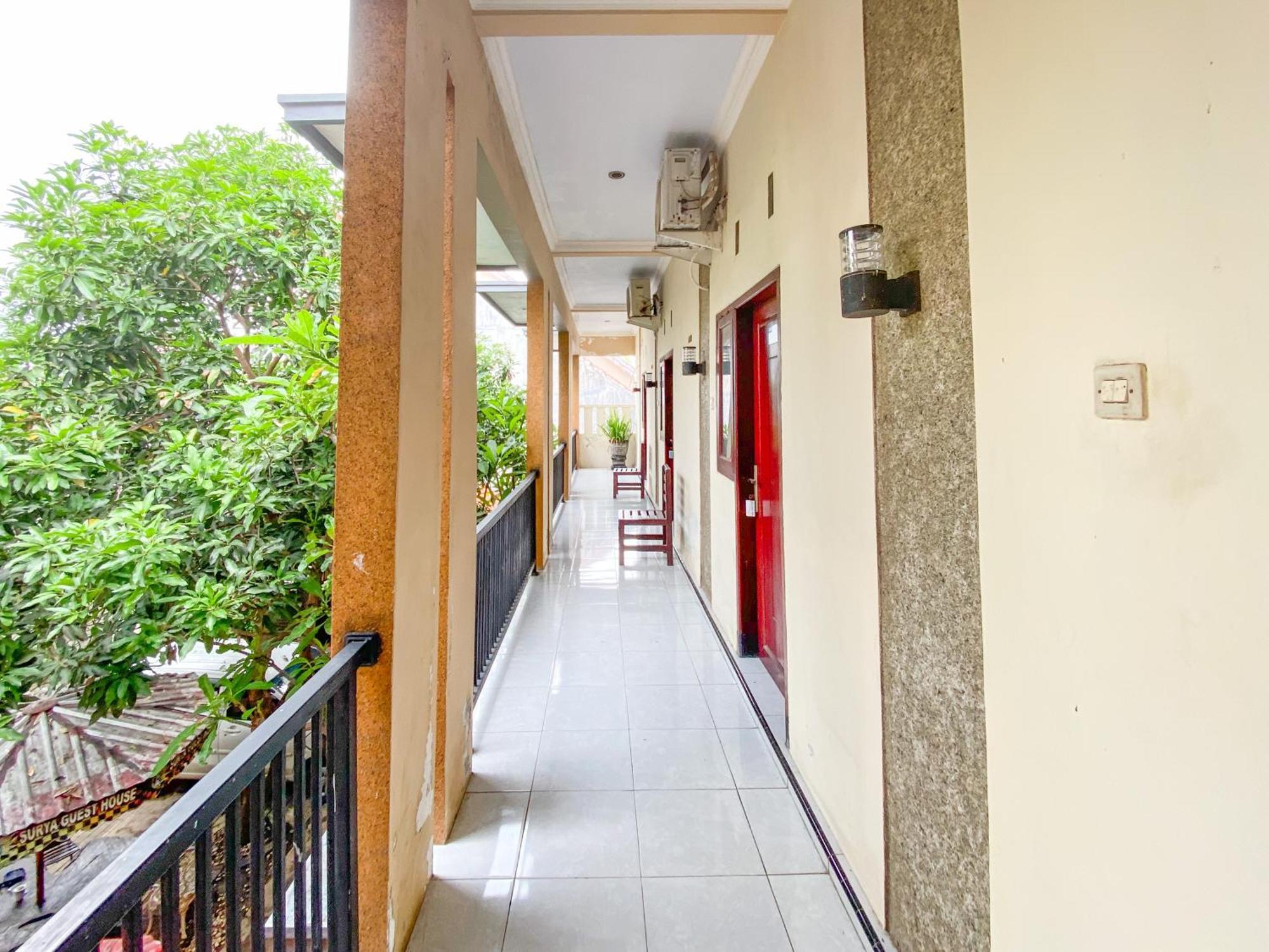 Surya Guest House Urbanview Probolinggo Extérieur photo