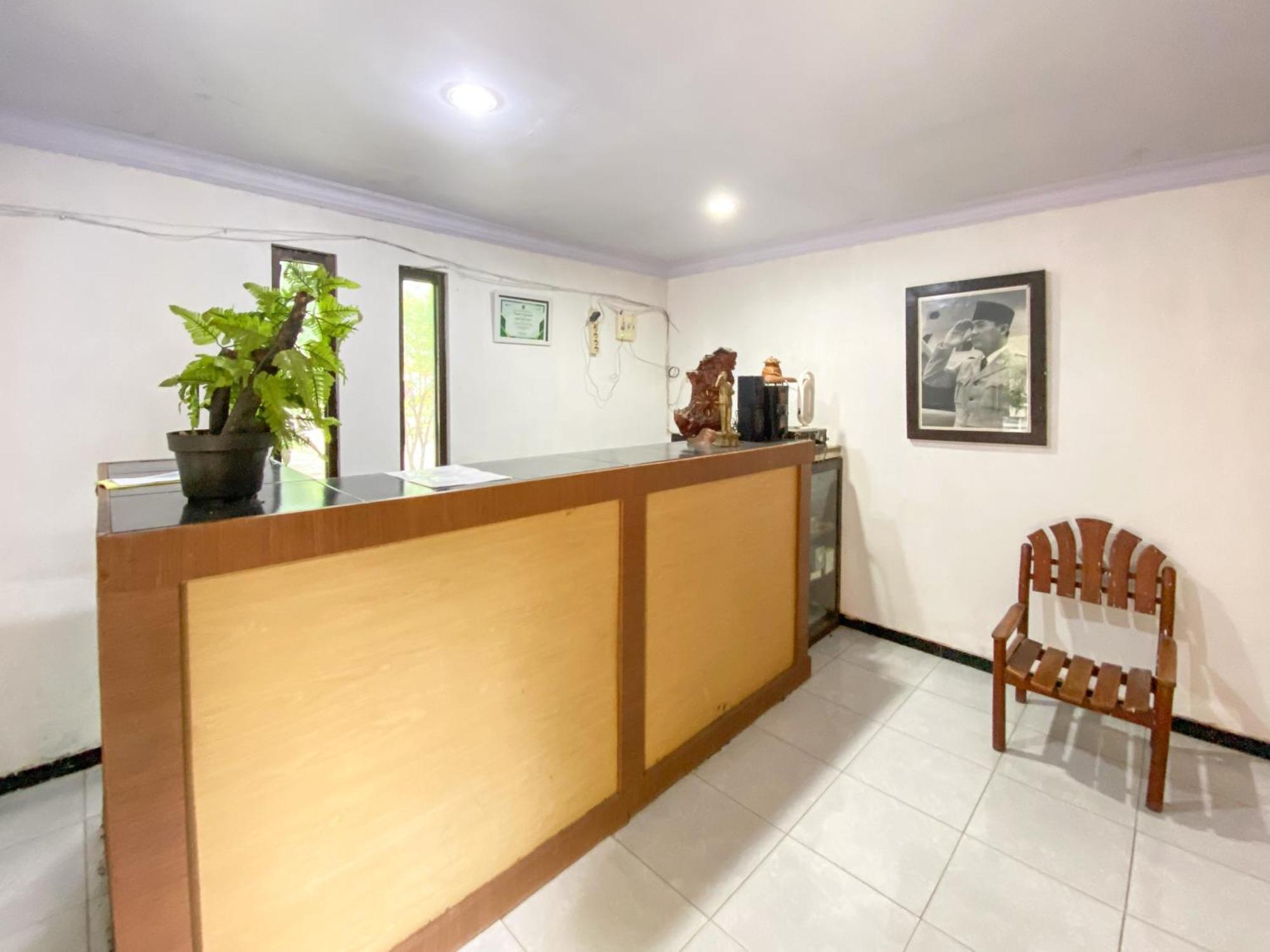 Surya Guest House Urbanview Probolinggo Extérieur photo
