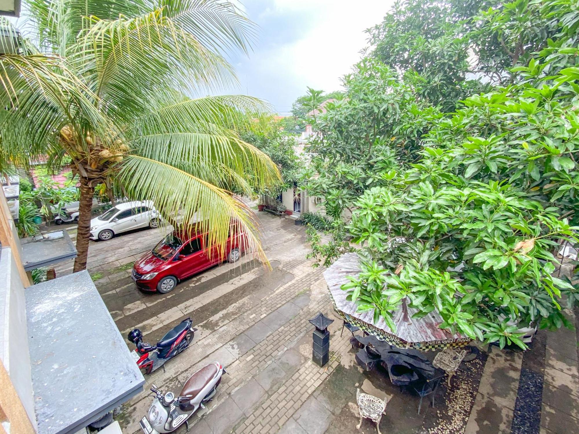 Surya Guest House Urbanview Probolinggo Extérieur photo